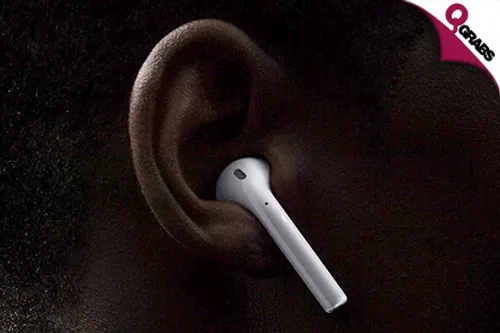 For QR638 Get the King of Earphones with Apple Wireless AirPods with Charging Case! (QR749 Value)